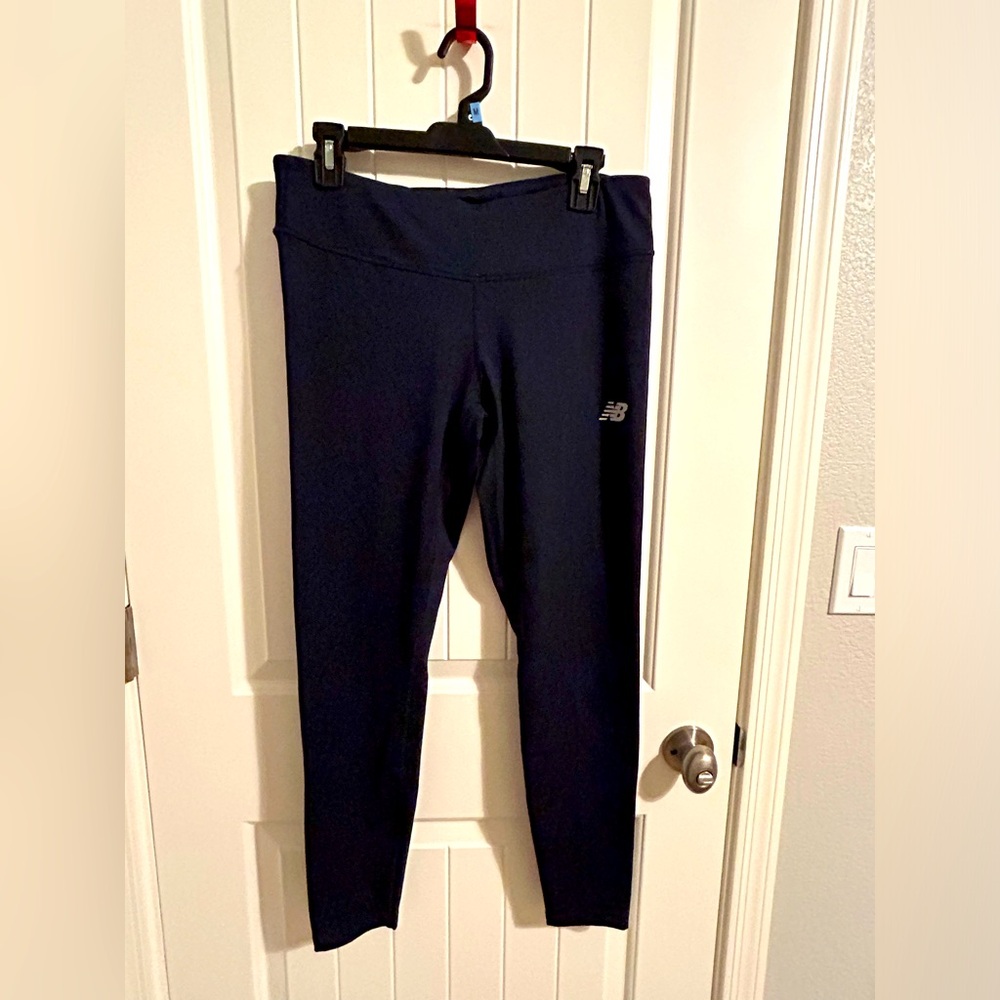 NWOT New Balance leggings blueLarge